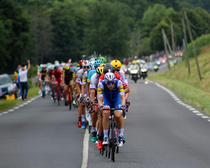 Why is Tour de France so popular