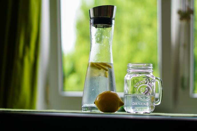 Comparing Electrolyte Drinks and Water Comparing Electrolyte Drinks and Water
