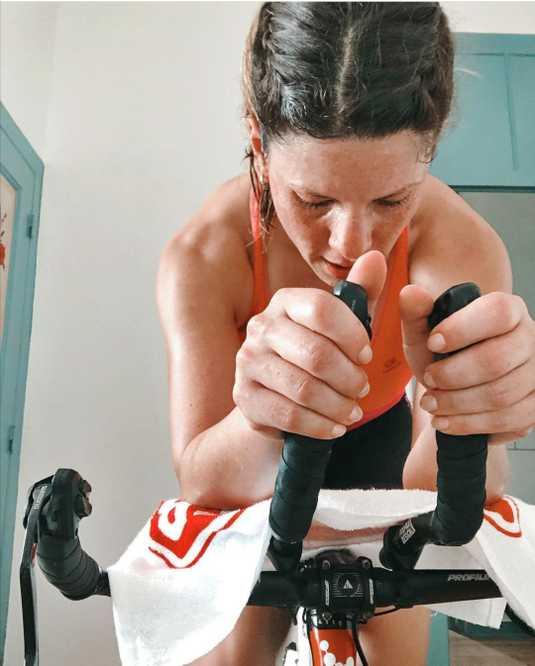 Indoor doesn't mean slowing down! Athlete training indoor